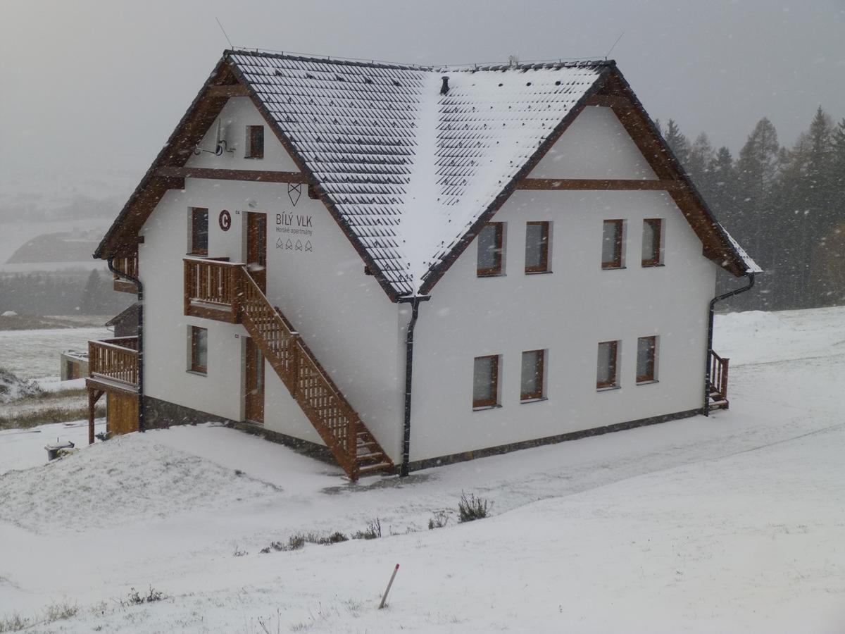 Horske Apartmany Bily Vlk Vaclavov u Bruntalu ภายนอก รูปภาพ