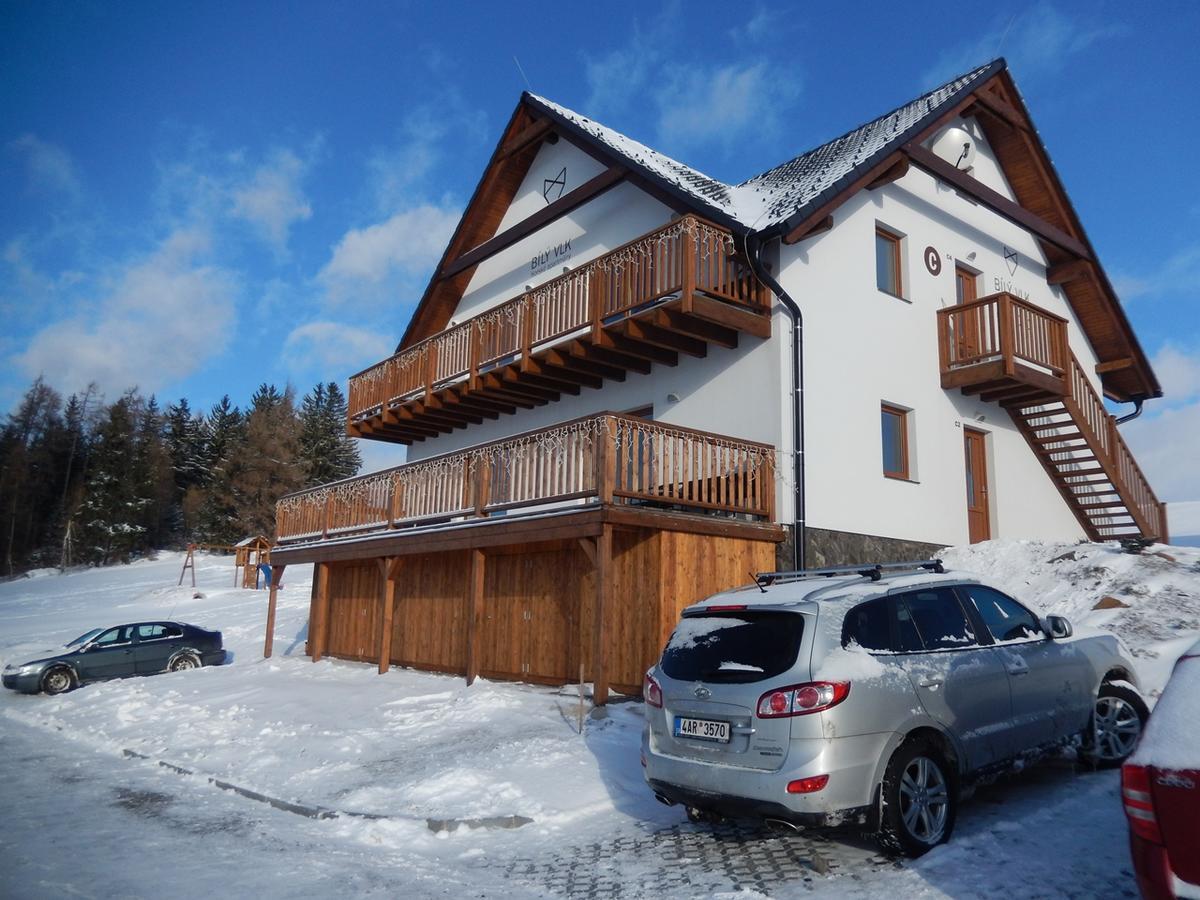 Horske Apartmany Bily Vlk Vaclavov u Bruntalu ภายนอก รูปภาพ